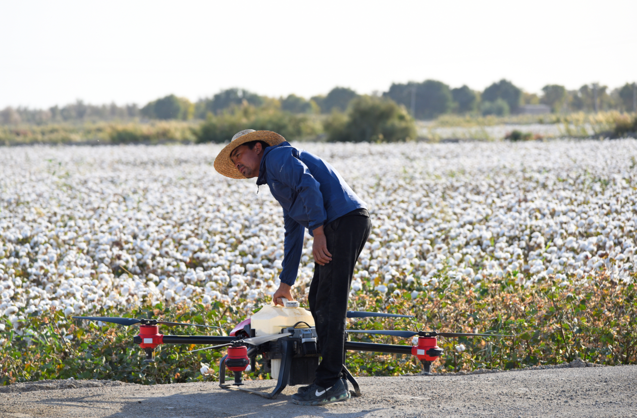 cotton growers with xag p series plant protection uas