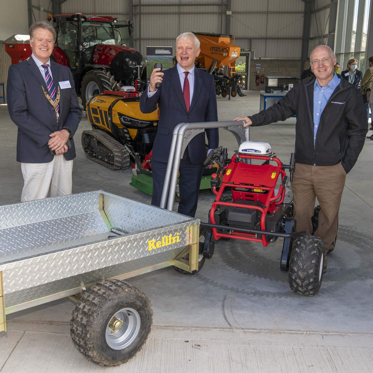 mp graham stuart and councillor nigel wilkinson operating r150 personally